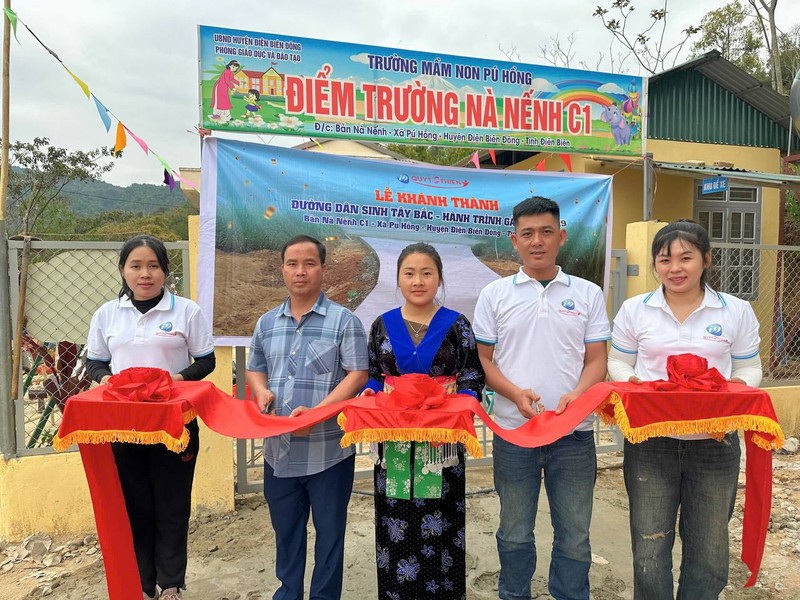 Hình ảnh kêu gọi hành động tham gia cộng đồng 888to, biểu tượng đăng ký và tương tác