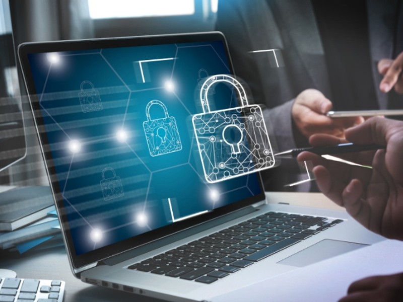 Hình ảnh minh họa quy trình kiểm toán an ninh nền tảng toàn diện của 888to, bao gồm các bước đánh giá và giám sát.